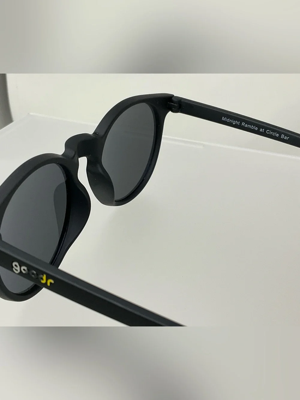 Goodr L9 Midnight Ramble At Circle Bar Retro Black Round Sunglasses scuffed lens